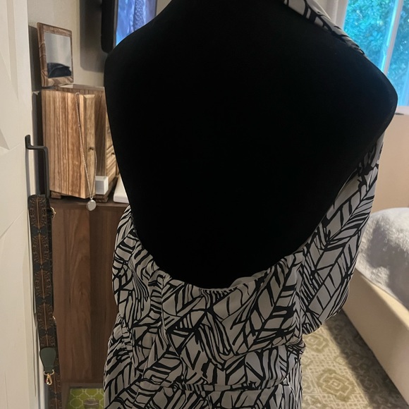 BCBG HALTER SATIN DRESSY TOP MED - Picture 4 of 7